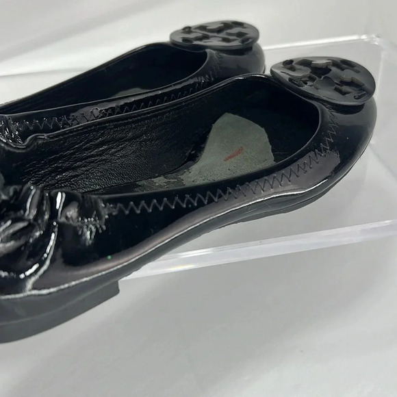 Tory Burch Reva Patent Leather Black Ballet Flats  Applique Logo Round Toe Sz 4 - Picture 7 of 14